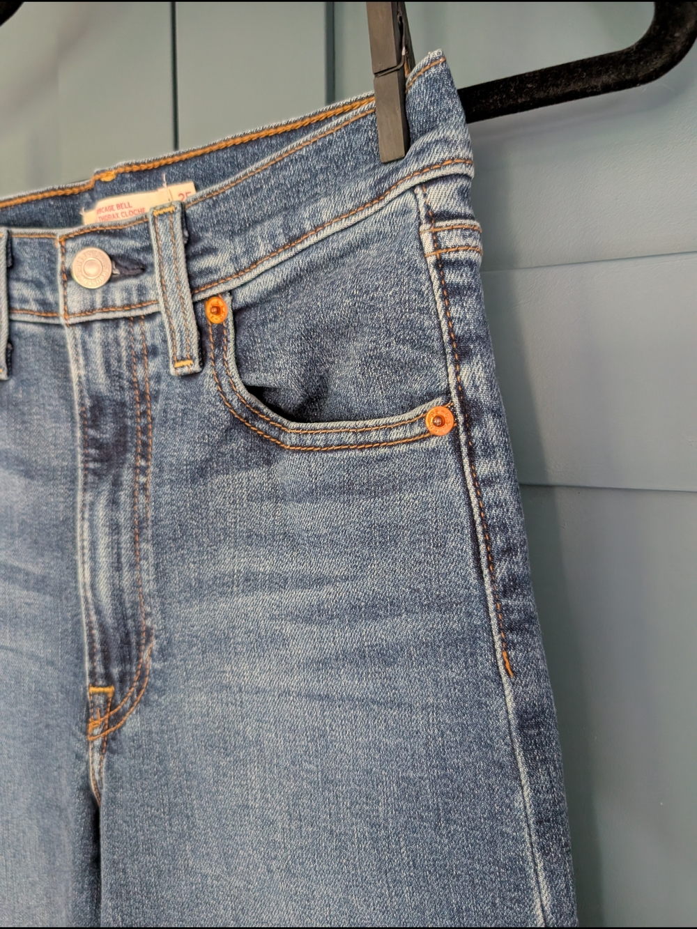 Levi's Ribcage Bell Jeans | Size W25 L32 - Picture 3 of 12